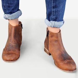 🆕{Julia Bo} Classon Ankle Boots